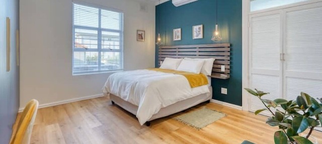 Charming 5 Sleeper Apartment with Pool in Berea