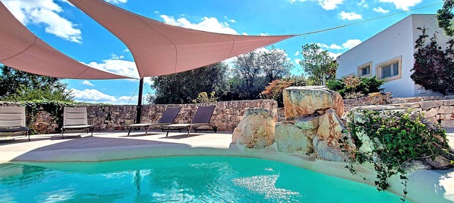 Charming countryside trulli villa with pool in Cisternino