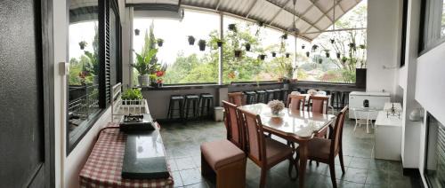 chez FAUSTINE in Bandung