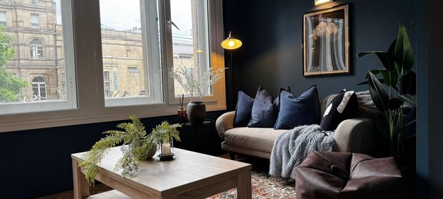 Chic 2-bed loft, Central Leeds in Leeds