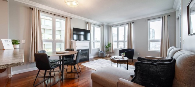 Chic Downtown Suite w/AC & Parking | Near Rogers in Edmonton