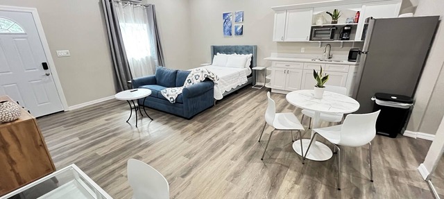 Chic Hideaway Studio Close to PIE Airport in Clearwater