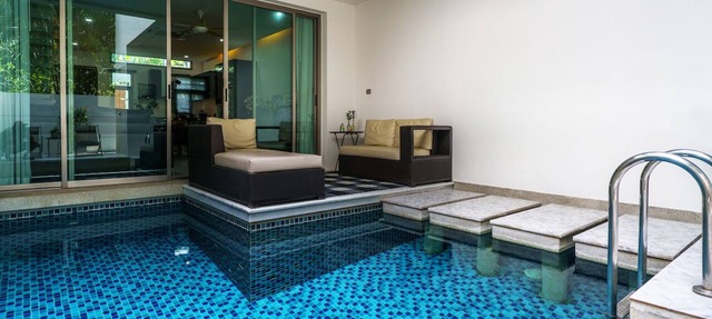 Chocolate Beachfront 2 BR Pool Villa in Tambon Rawai