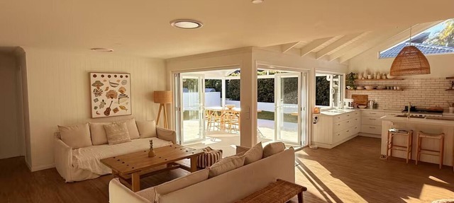 Coastal Escape | Pool & Walk to Beach | Perfect for Summer Holidays in Mooloolaba