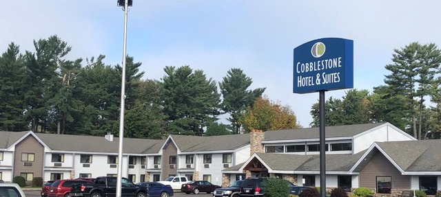 Cobblestone Hotel & Suites - Wisconsin Rapids in Wisconsin Rapids