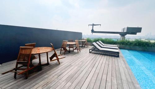 Collins Boulevard At By LiviRooms Tangerang in Warungmangga