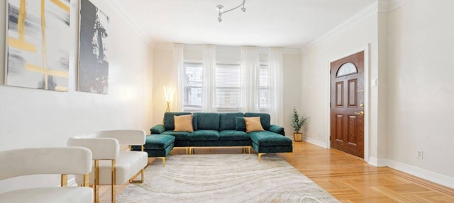 Comfortable 3BR Getaway Free Parking NYC Access Perfect for Groups in Yonkers