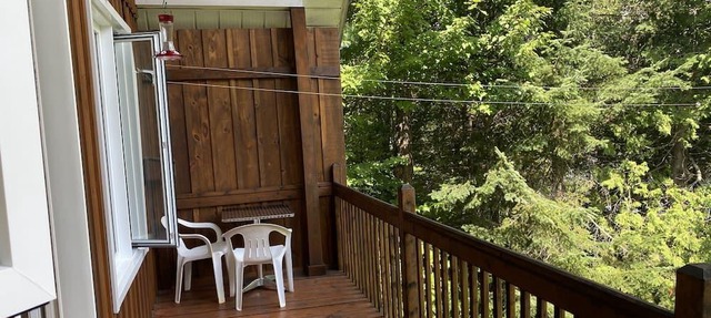 Comfortable chalet on the shores of Lake Howard, 20 minutes from Mont-Laurier in Mont-Laurier