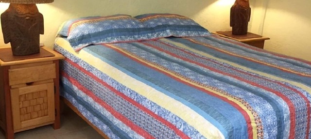 Comfortable studio on ground level with full kitchen near pool in Zihuatanejo