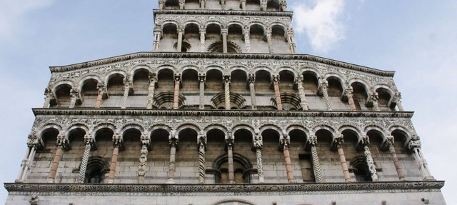 Cosy apartment in villa for 4 guests with A/C, WIFI, pool, TV and patio in Lucca