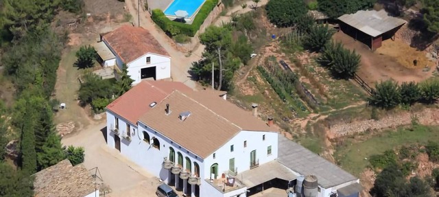 Cottage in Catalonia with pool and garden in Sant Salvador de Guardiola