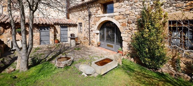 Country House 'El Molino Del Pepe' with Private Terrace, Private Garden and Wi-Fi in Almajano