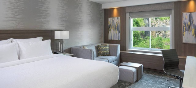 Courtyard by Marriott Edgewater NYC Area in Edgewater