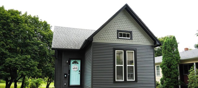 Cozy 2 bedroom home centrally located in Macomb! Family & pet friendly! in Macomb