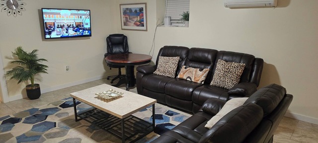 Cozy apartment with AC in awesome, quite Bronx neighborhood in Bronx