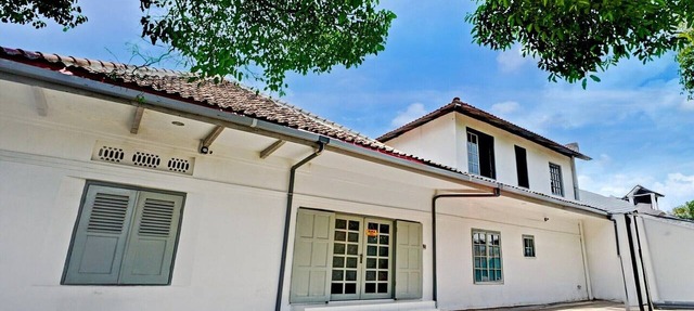 Cozy Double Escape W/Free WiFi and Parking in Kediri