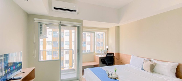 Cozy Living Studio at LRT City Jatibening Apartment in Bekasi