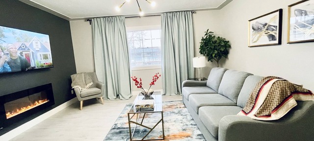 Cozy, Modern and Centrally Located in Edmonton