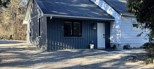 Cozy Modern cottage on Hay Bay in Greater Napanee