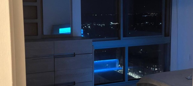 Cozy Modern Skyline apartment over looking NYC & The Long Island Sound in New Rochelle