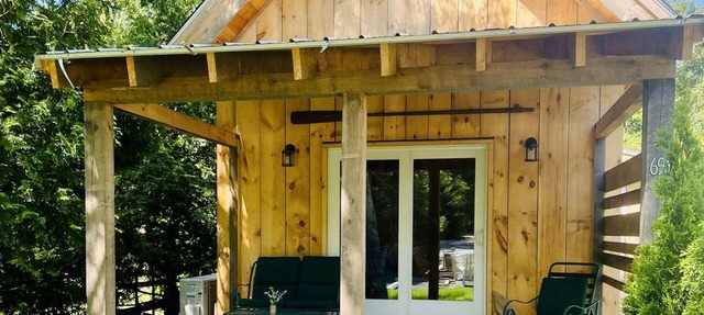 Cozy New TimberFrame Vineyard Haven! in Tisbury