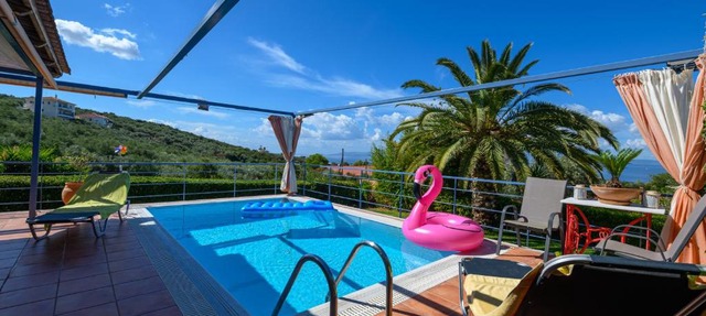 Cozy Small Smart Villa with Private Pool Mikri Mantineia Kalamata in Kalamata
