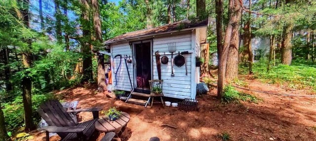 Cozy Tiny House Perfect for Fishing and Water Sports on Brantingham Lake, NY in Brantingham