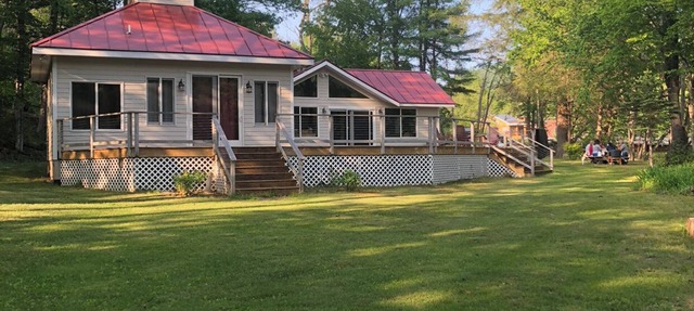 CREEKSIDE CATSKILL MOUNTAIN RETREAT. with weekly discounts. in Chichester