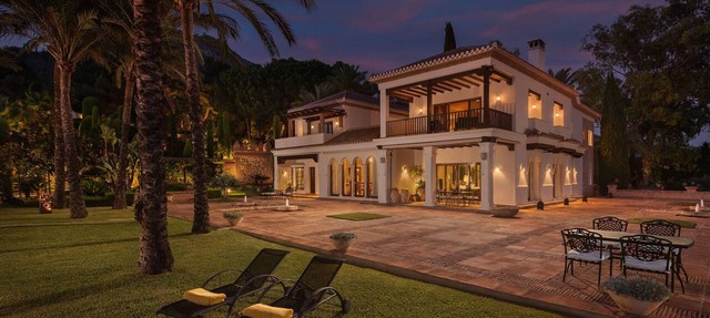 Cubo's Mountain Bayview Luxury Villa/views/free wifi/gym in Málaga