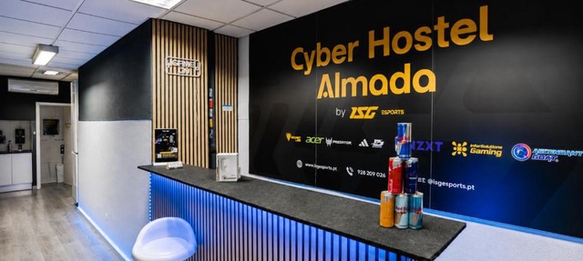 CyberHostel Almada in Almada