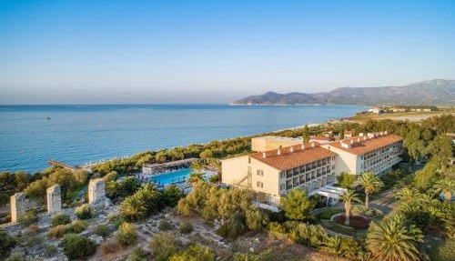 Doryssa Seaside Resort in Pythagoreio