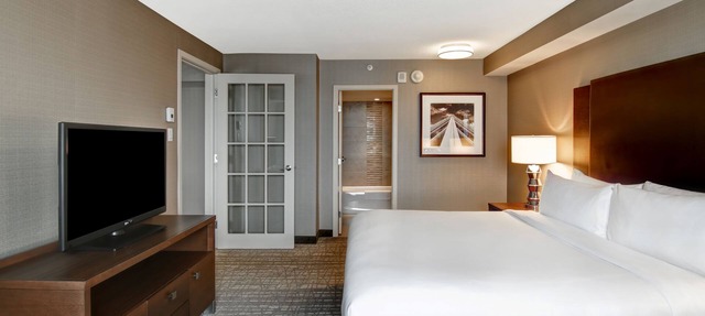 DoubleTree by Hilton Hotel West Edmonton in Edmonton