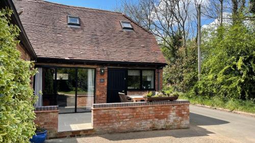 Elegant peaceful barn in rural village setting close to Stratford upon Avon in Stratford-upon-Avon