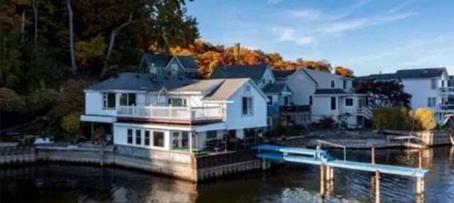 Elegant Waterfront Bay Home in Rochester