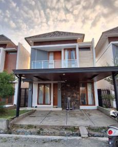 Emerald Villa in Prampuan