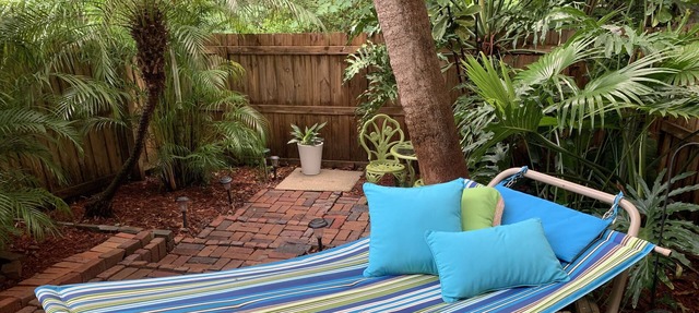 Entire Modern & Private Townhouse 1.5 mi to Busch Gardens, Moffitt & USF in Tampa