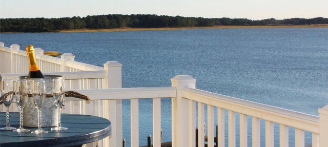 Entire Villa with Gorgeous Bay Views and 5 minute Walk to the Beach in Bethany Beach
