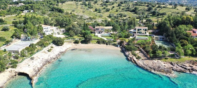 Exclusive Beachfront Villa with Swimming pool in Kilada