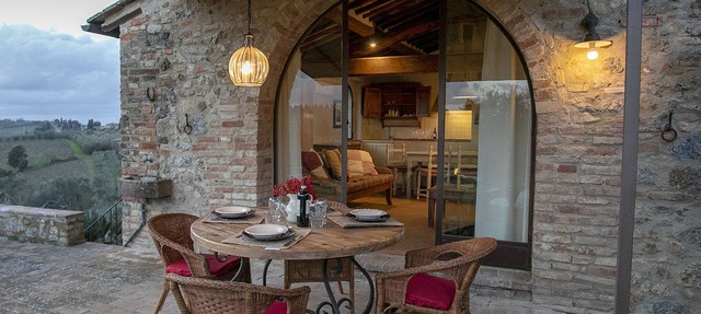 Exclusive Farmhouse Pool & View of San Gimignano in Toscana