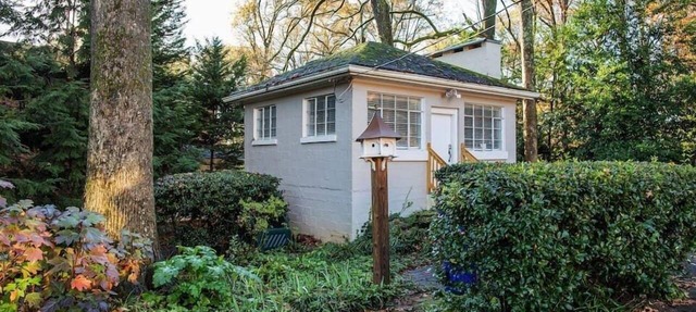 Executive Emory studio, sleeps 2 in Atlanta