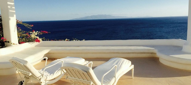 Exquisite seafront 5 bedroom villa in Ano Mera