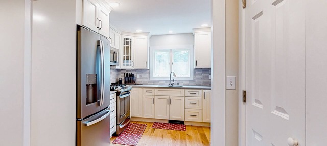 Exquisite updated home near Lake Bomoseen with large backyard, firepit & grill in Castleton