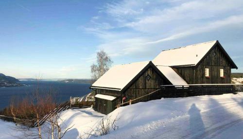 Family Estate With Lake View Near Oslo in Eina