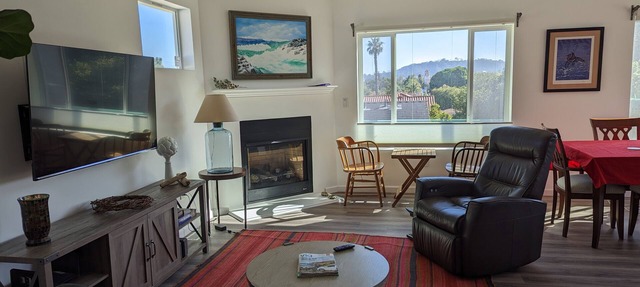 Family Home with Views- 5 min from Beach- 2B/2Bth in Santa Barbara