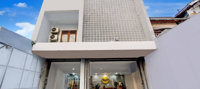 Family Luxury Suite W/Free WiFi and Parking in Tegal