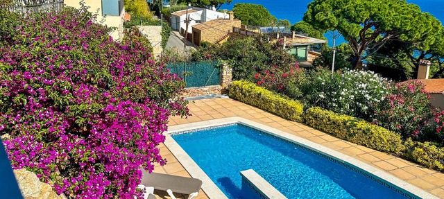 Fantastic Villa with pool only 450m from the sea! in Sa Riera