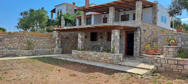 Fantastically situated vacation apartment above the beach near Chrani | Peloponn in Chrani
