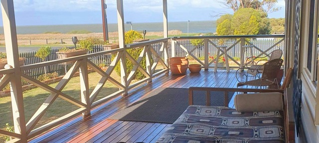 Fleurieu Accommodation | Milang: A Lakefront Retreat and Its Majestic Alexandrina Lake View in Milang