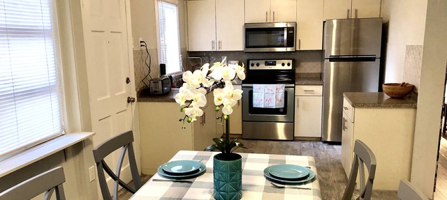 Freshly Updated Home close to Downtown and Beaches in Sarasota