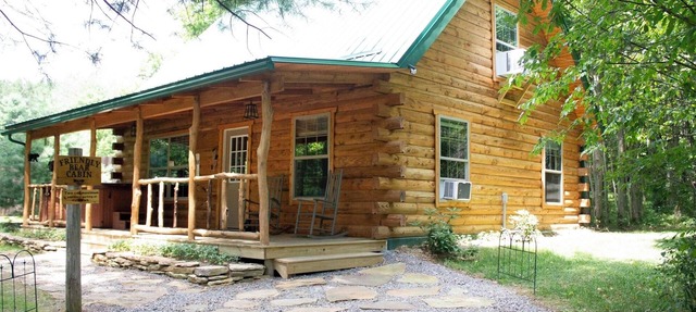 Friendly Bear Log Cabin near Cook Forest State Park in Leeper